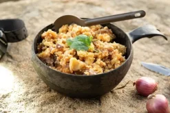 Breakfast-Expedition Foods Scrambled Egg with Cheese and Caramelised Onion - 800kcal
